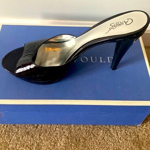 Carlos Santana women’s size 8 black Patton platform titanium, stiletto heels